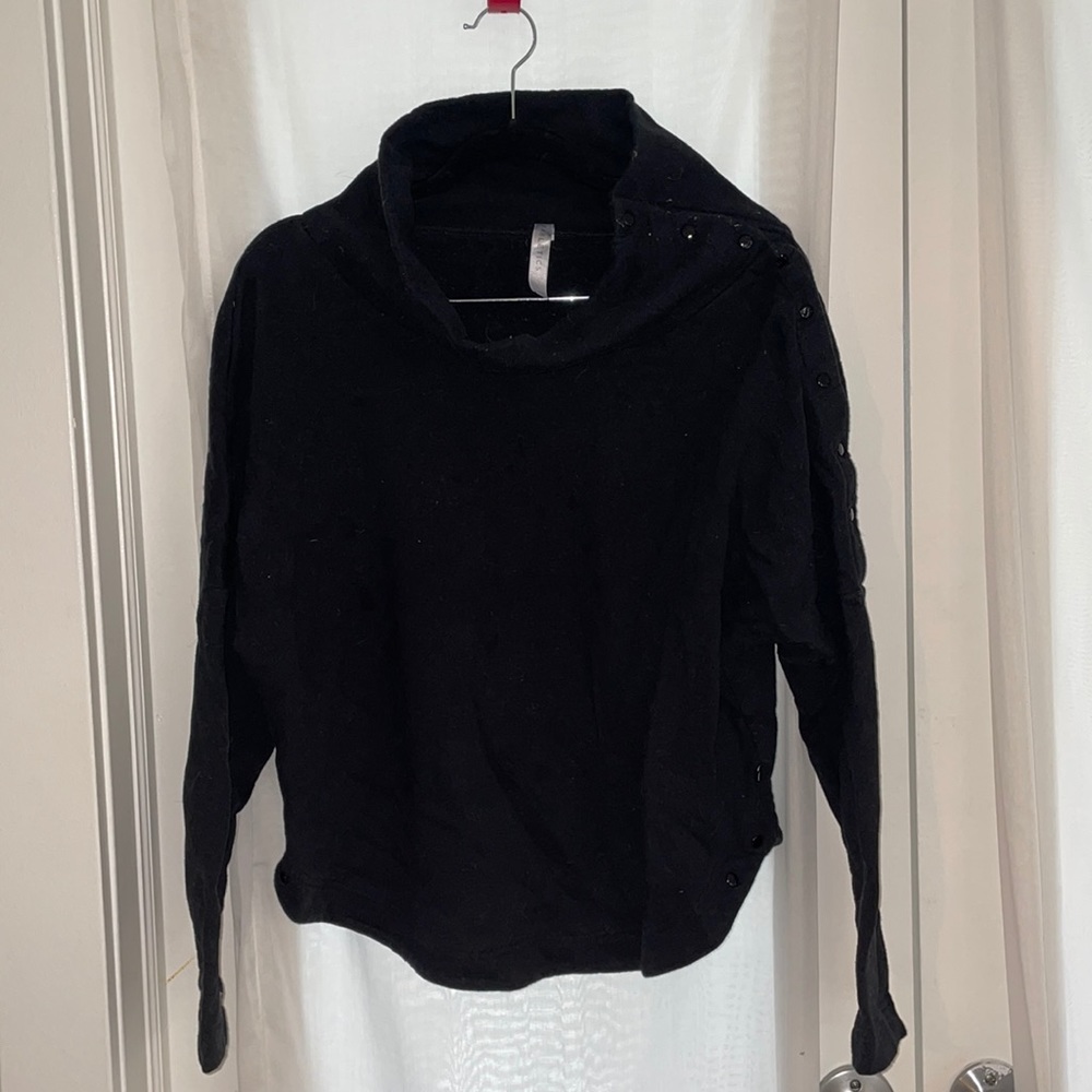 Fabletics Size L Black Mock Neck Sweatshirt